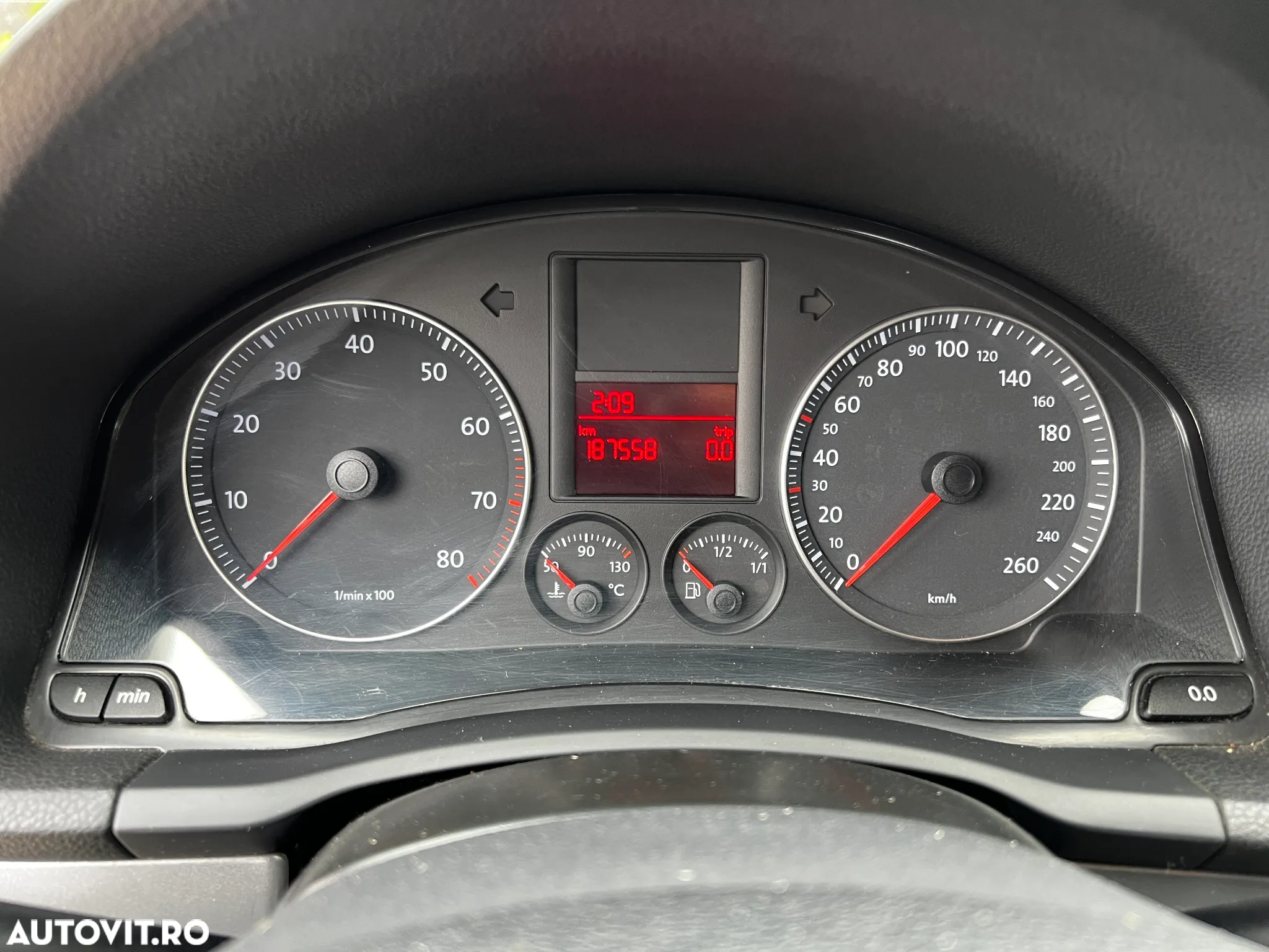 Volkswagen Jetta 1.6 FSI Comfortline - 21