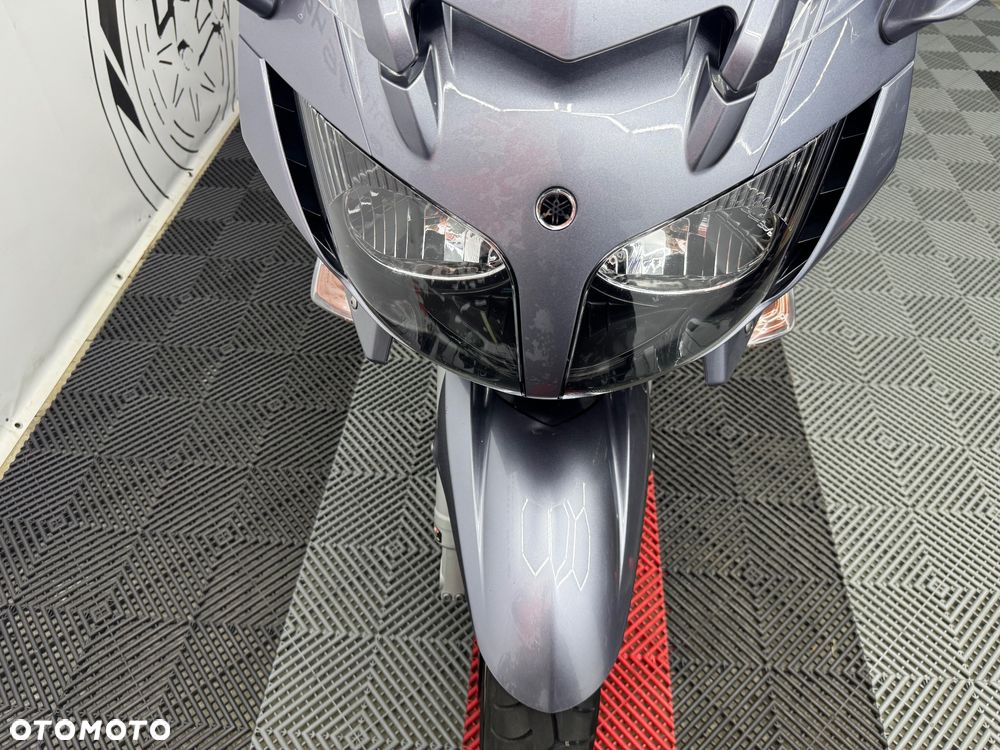 Yamaha FJR - 11