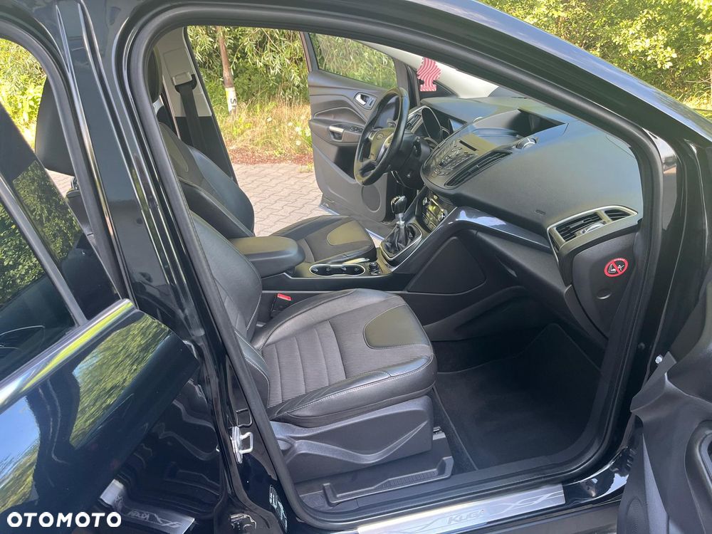 Ford Kuga 2.0 TDCi 2x4 Titanium - 15