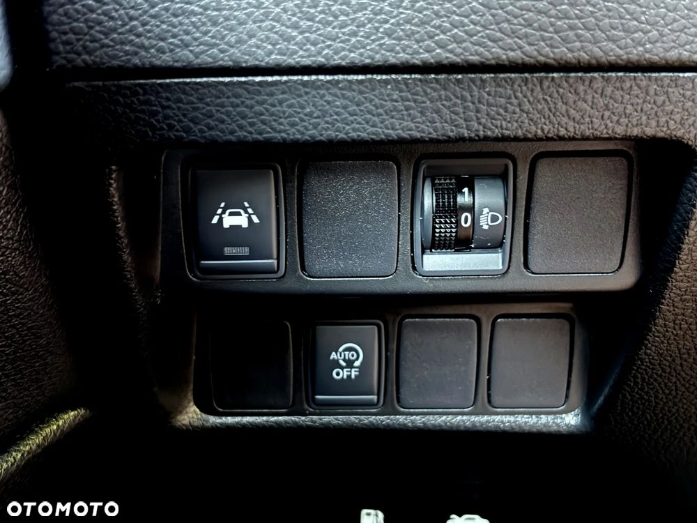 Nissan Qashqai 1.3 DIG-T N-Connecta - 25