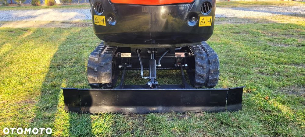 Inny Yufan YFT 15  Kabina - 12