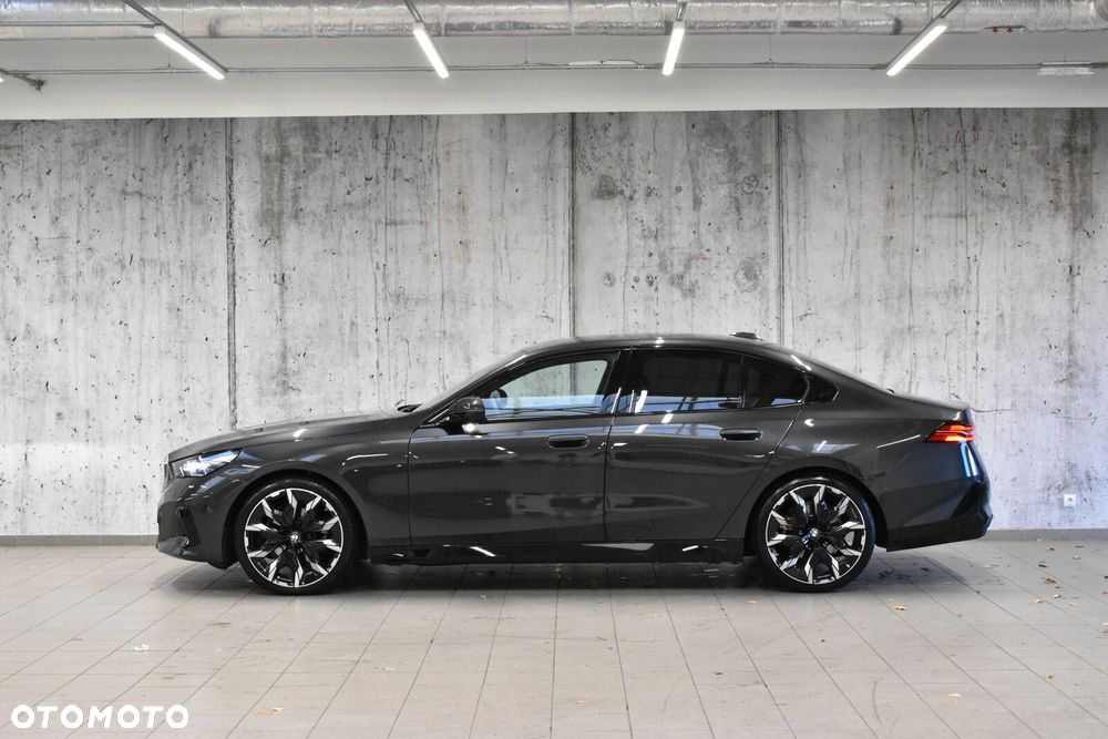 BMW 5 Series 2026 photo 4
