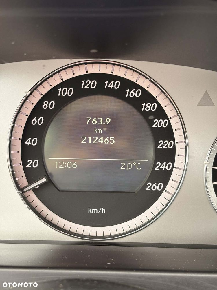 Mercedes-Benz Klasa C 180 K BlueEff Classic - 12