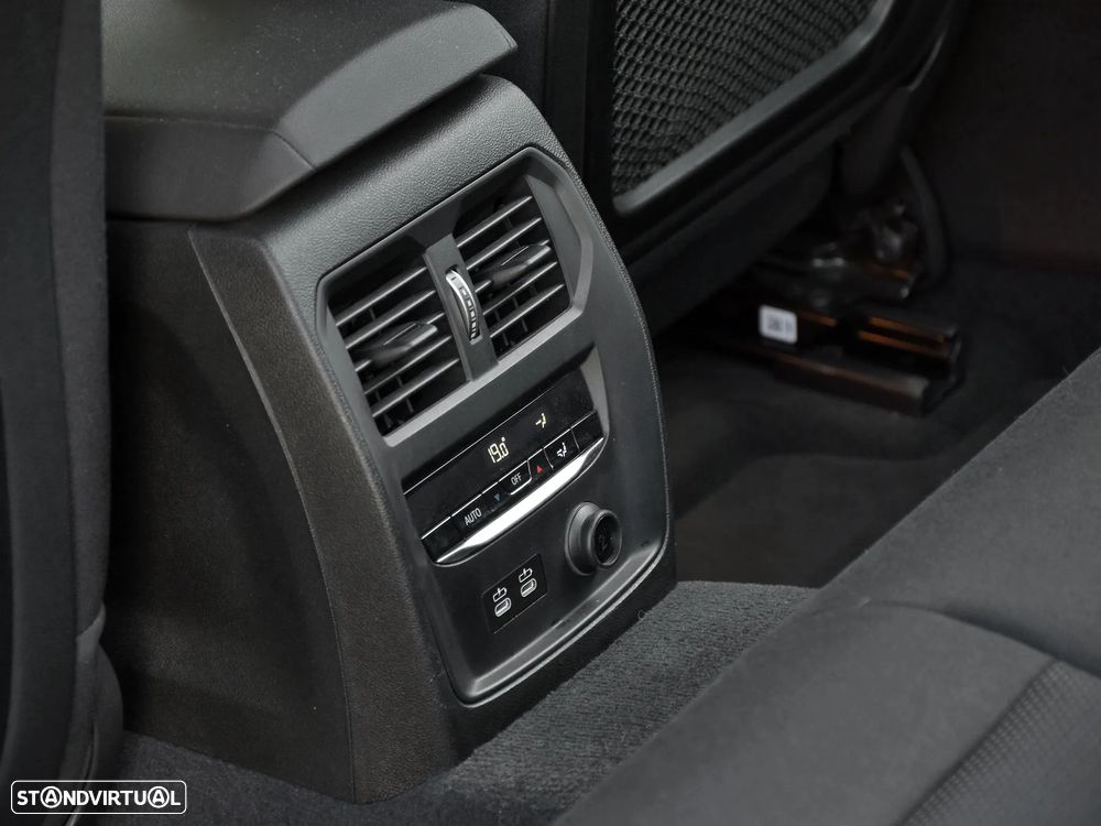 BMW 330 e Corporate Edition Auto - 13