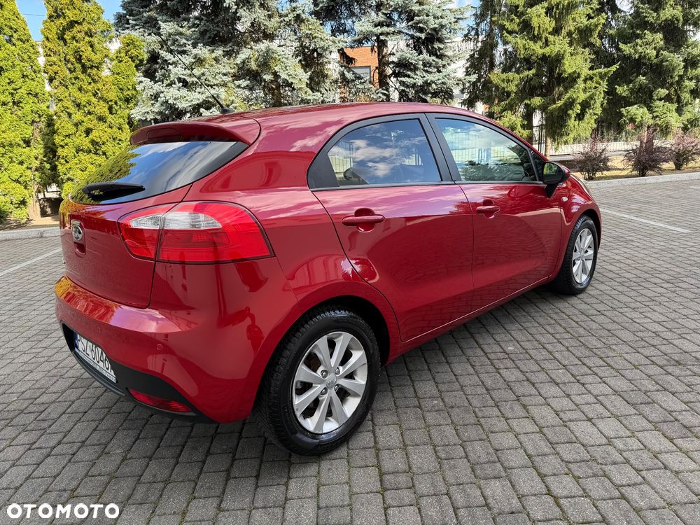 Kia Rio - 11