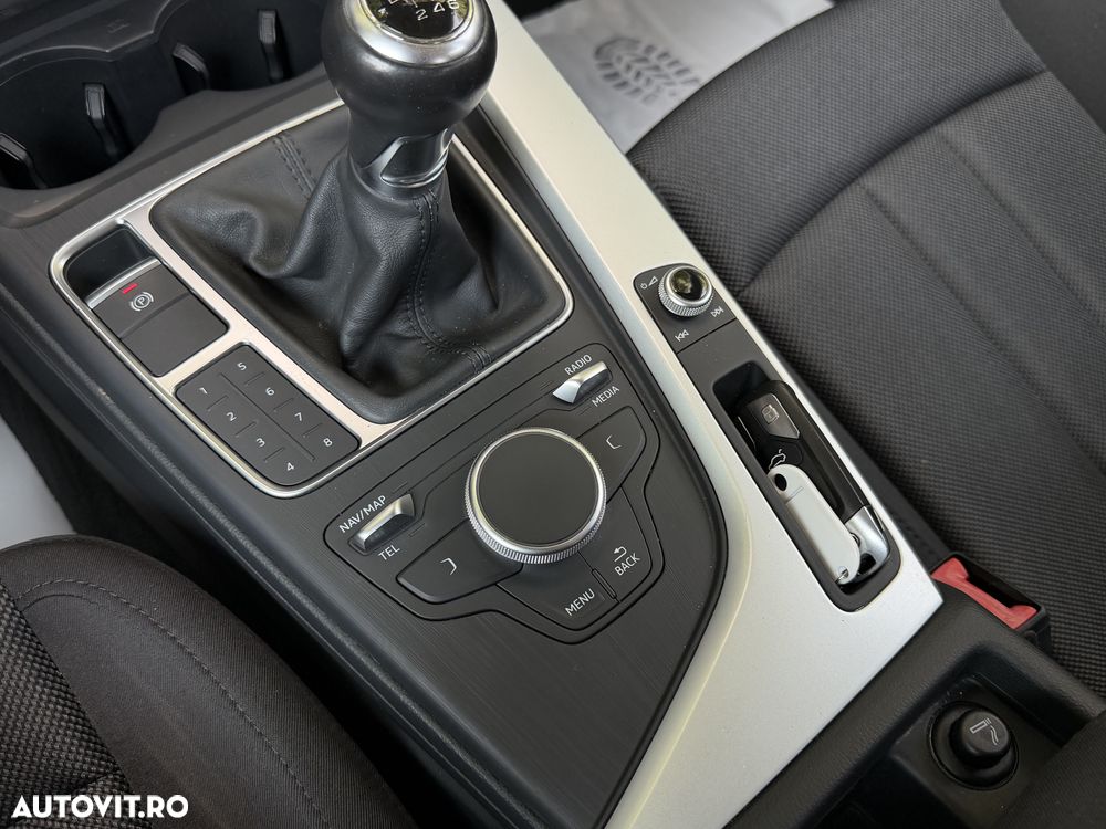 Audi A4 Avant 30 TDI advanced - 19
