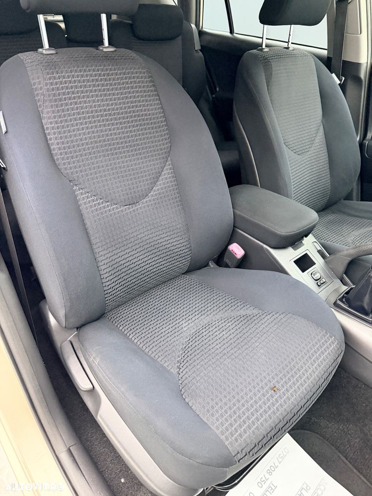 Toyota RAV4 2.2 D-4D 4x4 Sol - 16