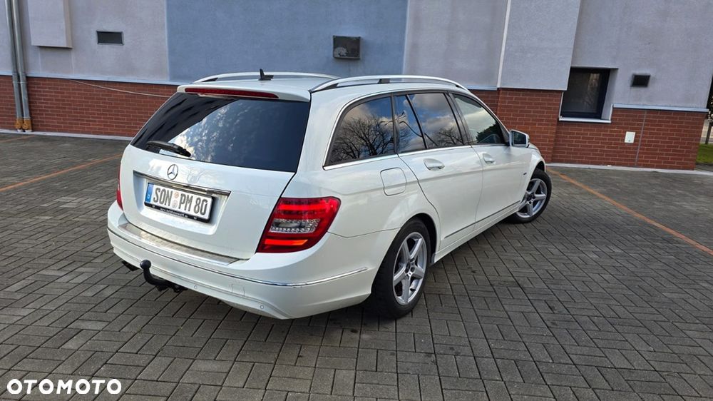 Mercedes-Benz Klasa C 180 CGI BlueEFFICIENCY Avantgarde - 5