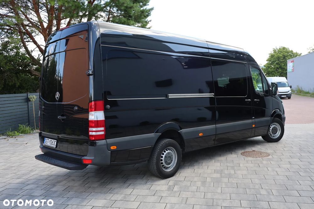 Mercedes-Benz Sprinter - 2