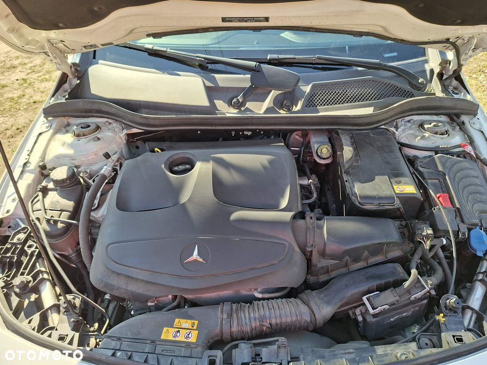 Mercedes-Benz CLA 250 7G-DCT UrbanStyle Edition - 20