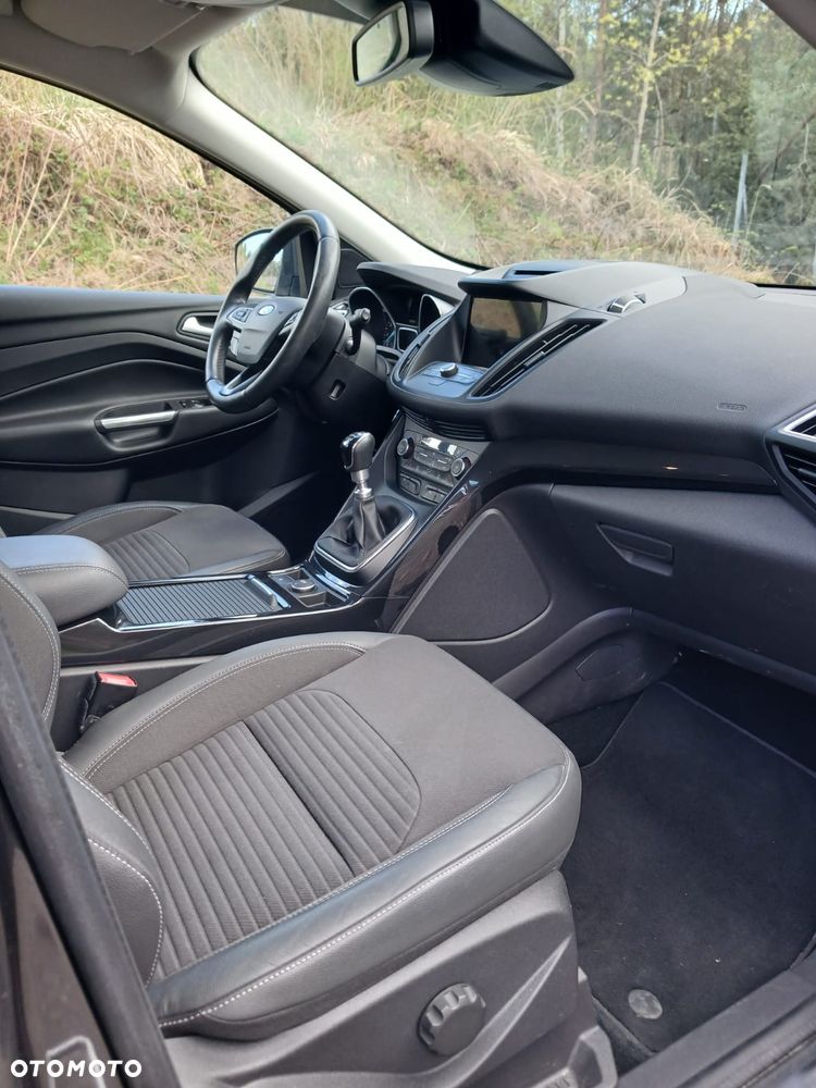 Ford Kuga 1.5 EcoBoost 2x4 Titanium - 14