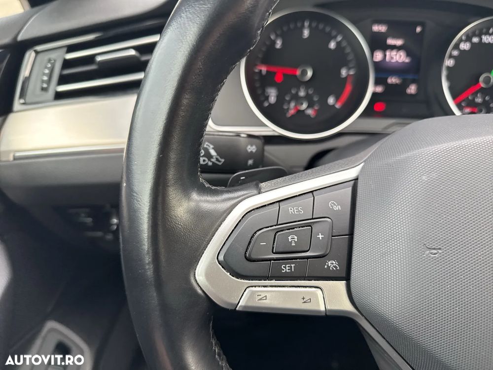 Volkswagen Passat - 16