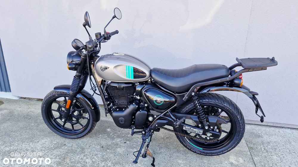 Royal Enfield HNTR - 4