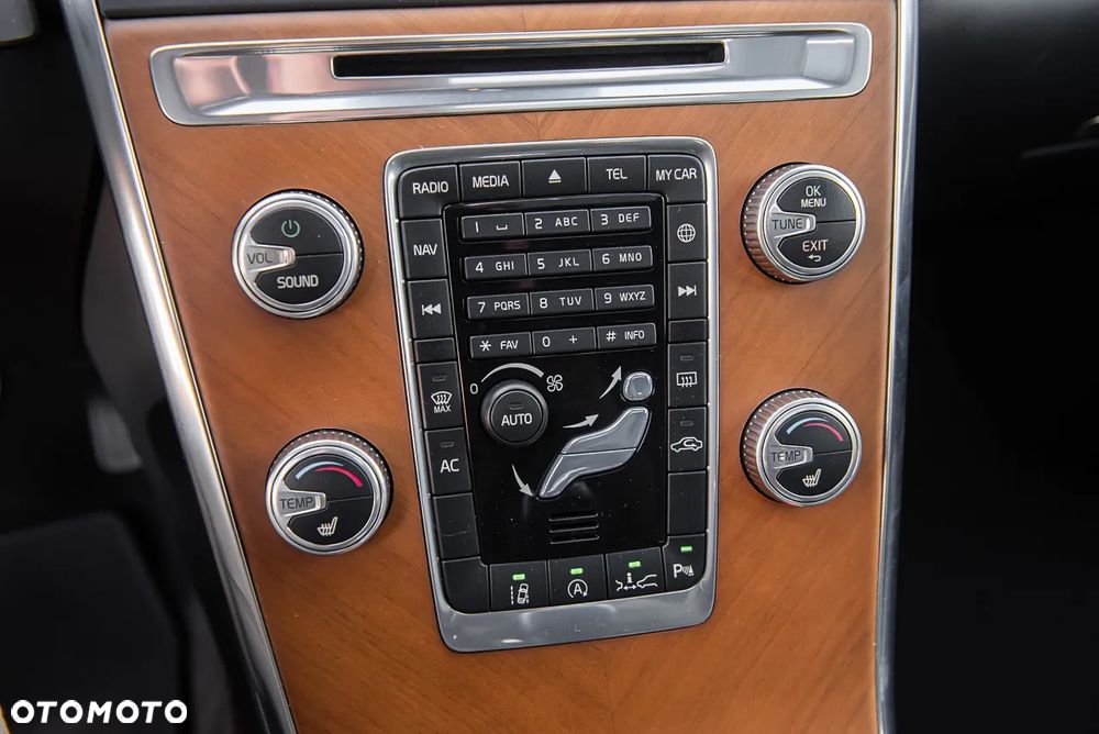 Volvo XC 60 D3 Drive-E Kinetic - 24