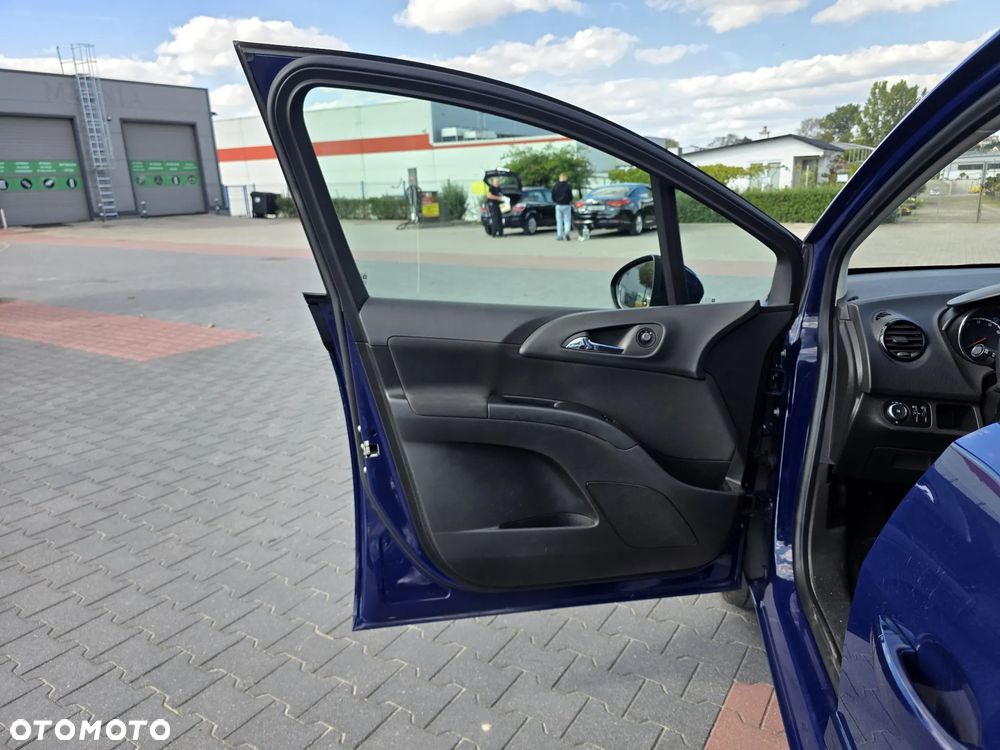 Opel Meriva 1.4 T Essentia - 11