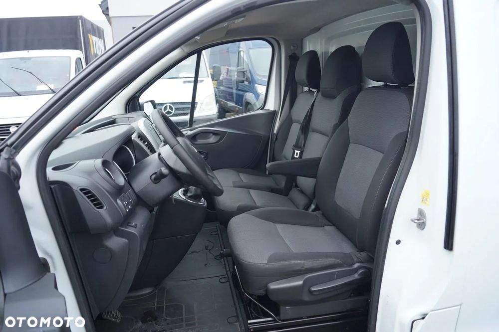 Renault Trafic - 18