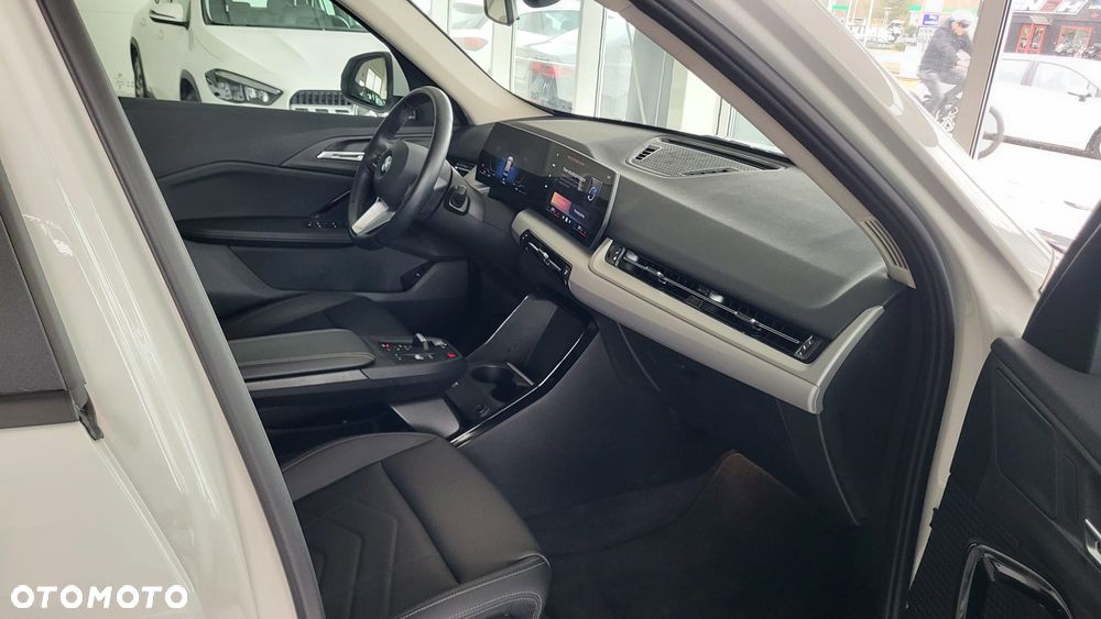 BMW X1 sDrive20i Advantage - 16