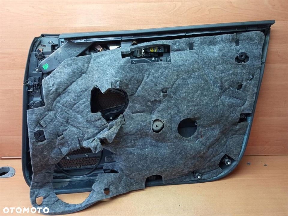 BOCZEK DRZWI LEWY PRZEDNI AUDI A8 D4 - 5