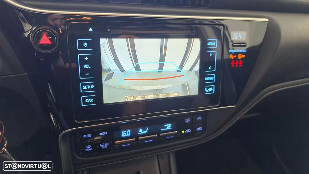 Toyota Auris 1.6 D-4D Exclusive+Navi - 42