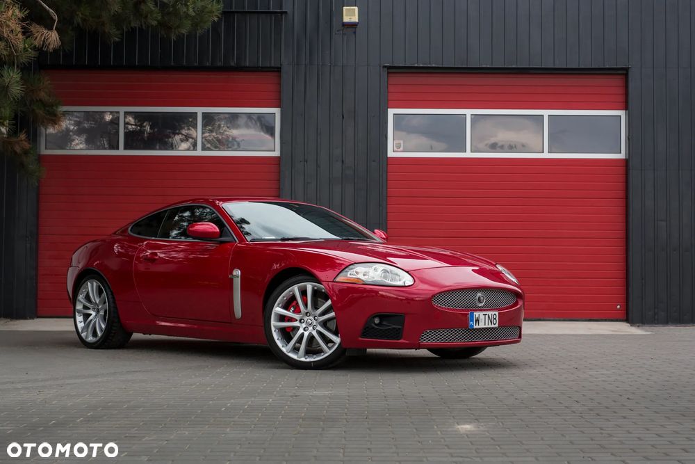 Jaguar XK XKR Coupe - 2