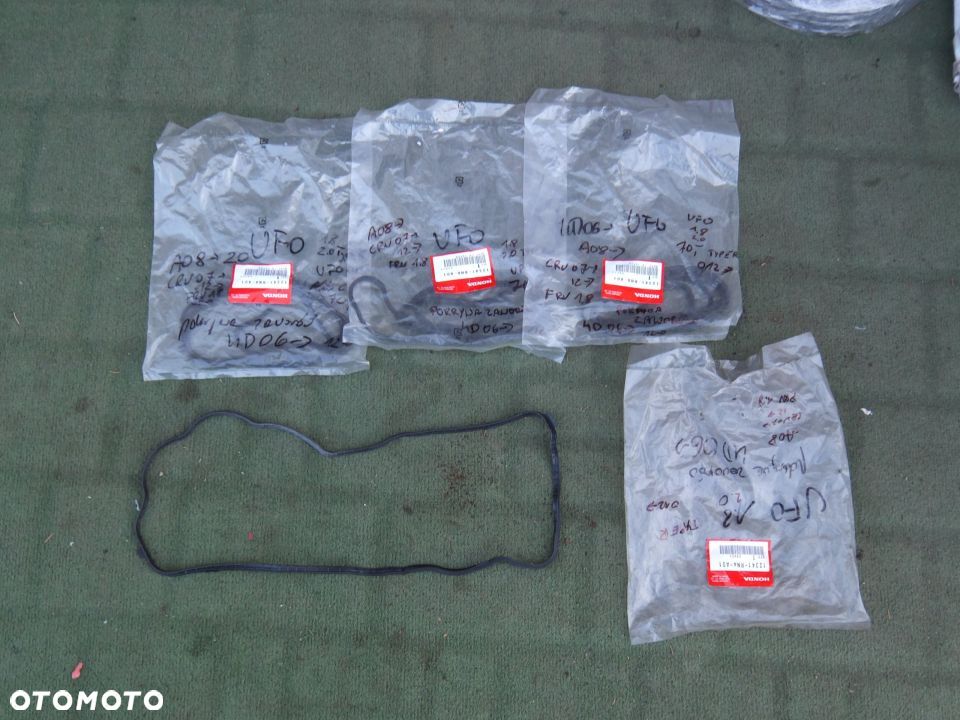 Honda CIVIC VIII 2006-11 USZCZELKA ZAWORÓW OEM - 1