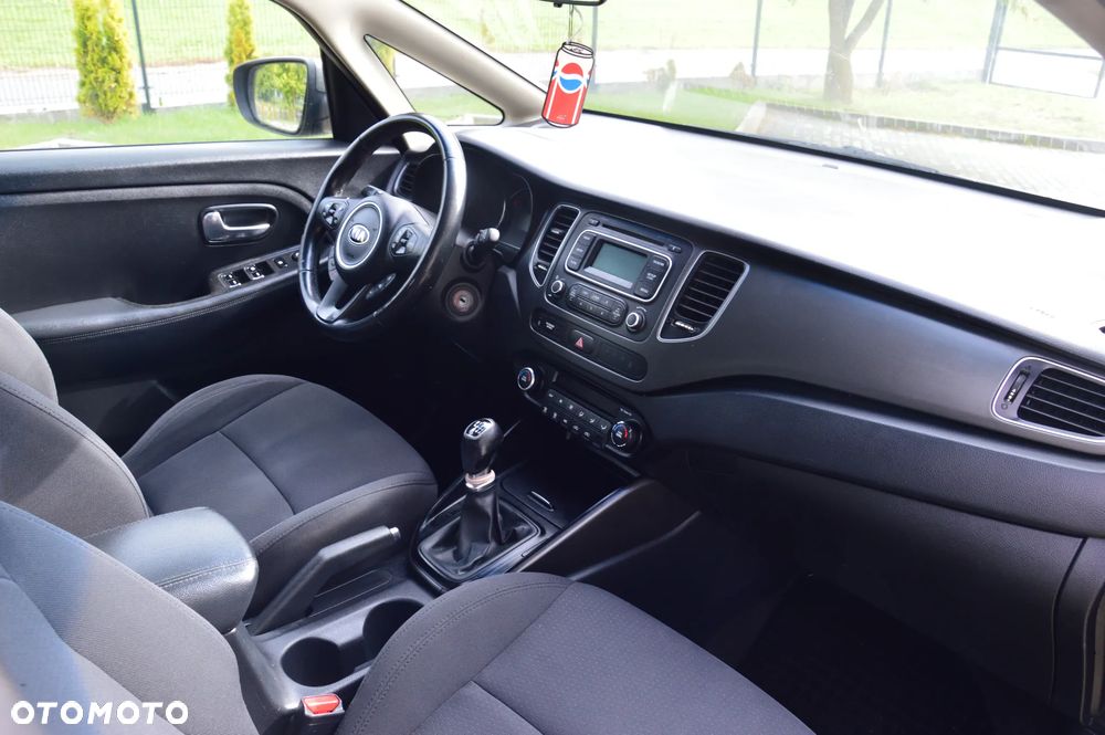 Kia Carens - 16