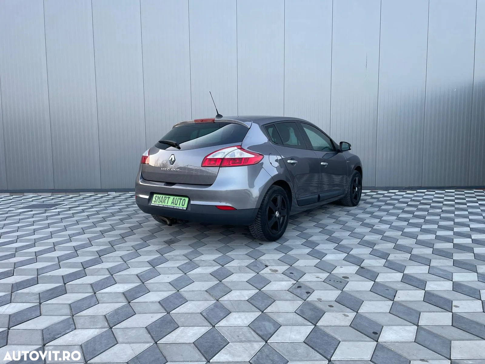 Renault Megane TCe 130 Bose Edition - 10