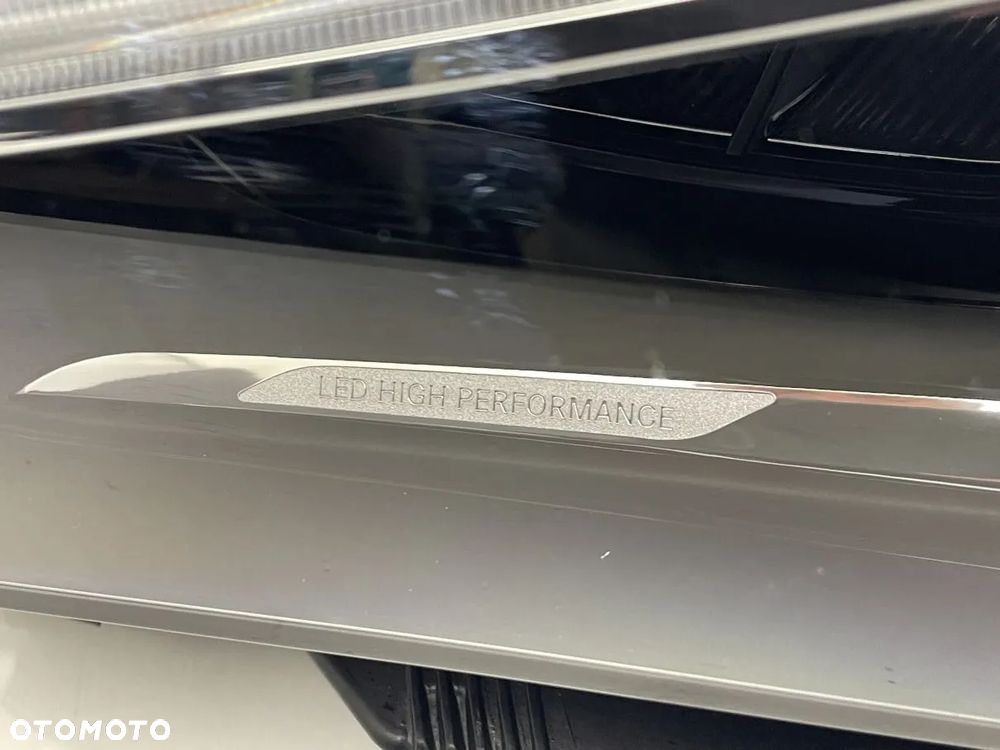 LAMPA LEWA MERCEDES CLE C236 W236 LED HIGH PERFORMANCE A2369062701 - 2