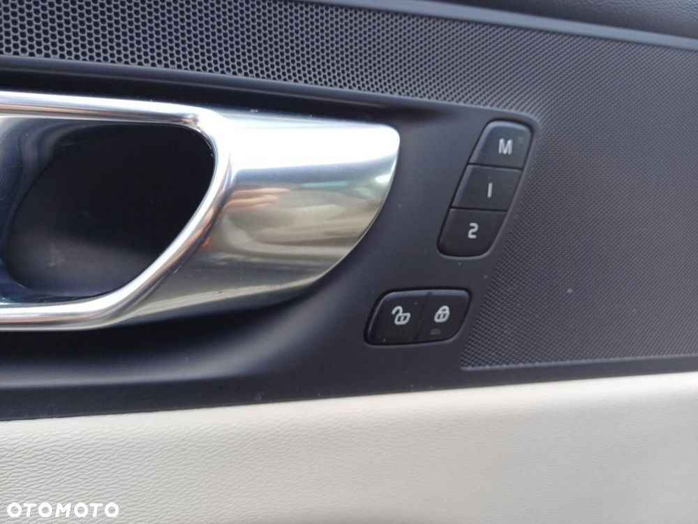 Volvo XC 60 - 21