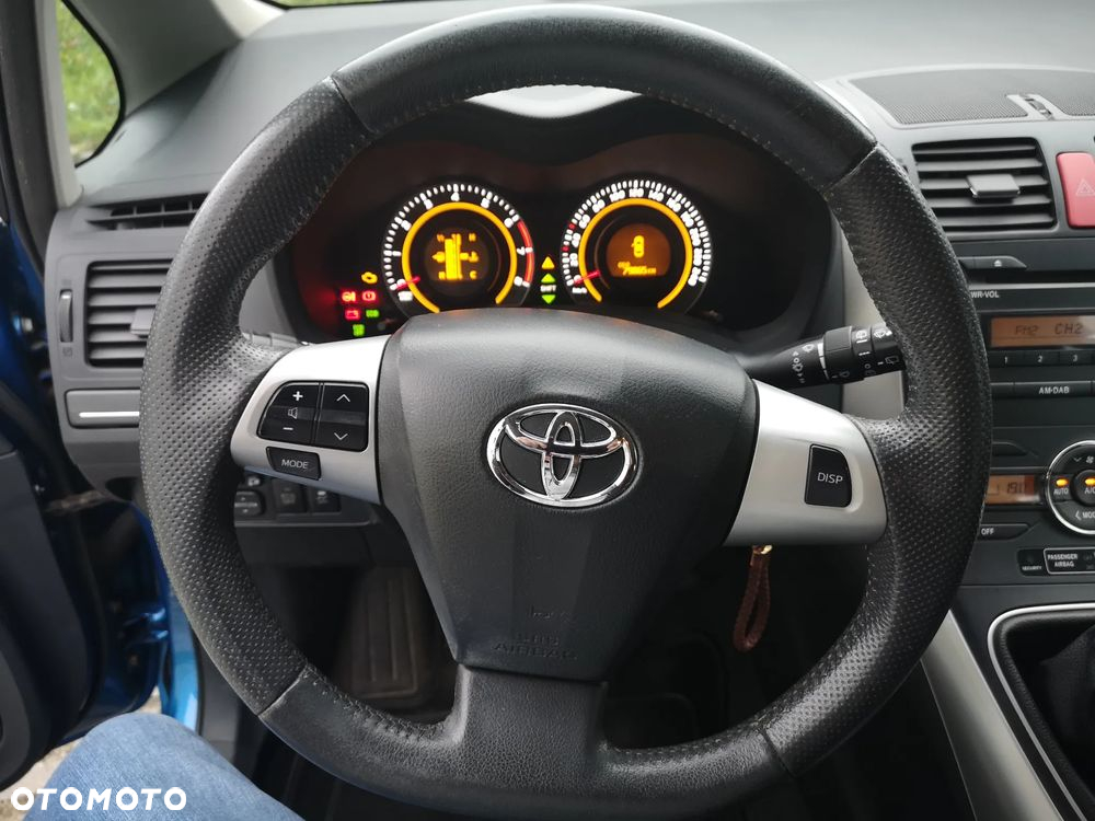 Toyota Auris 1.33 VVT-i 2010 - 13