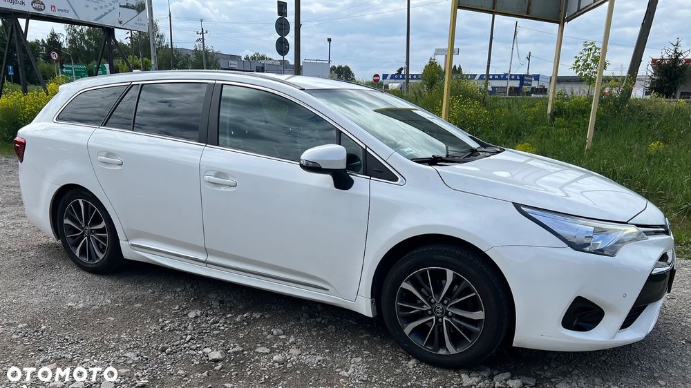 Toyota Avensis 1.8 Prestige MS - 3