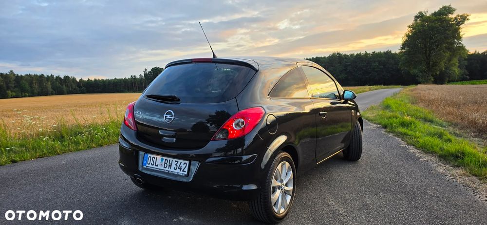 Opel Corsa 1.4 16V 150 Jahre - 7