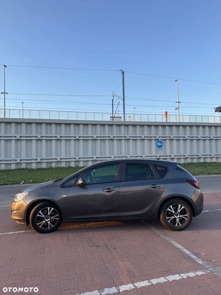 Opel Astra 1.7 CDTI - 9