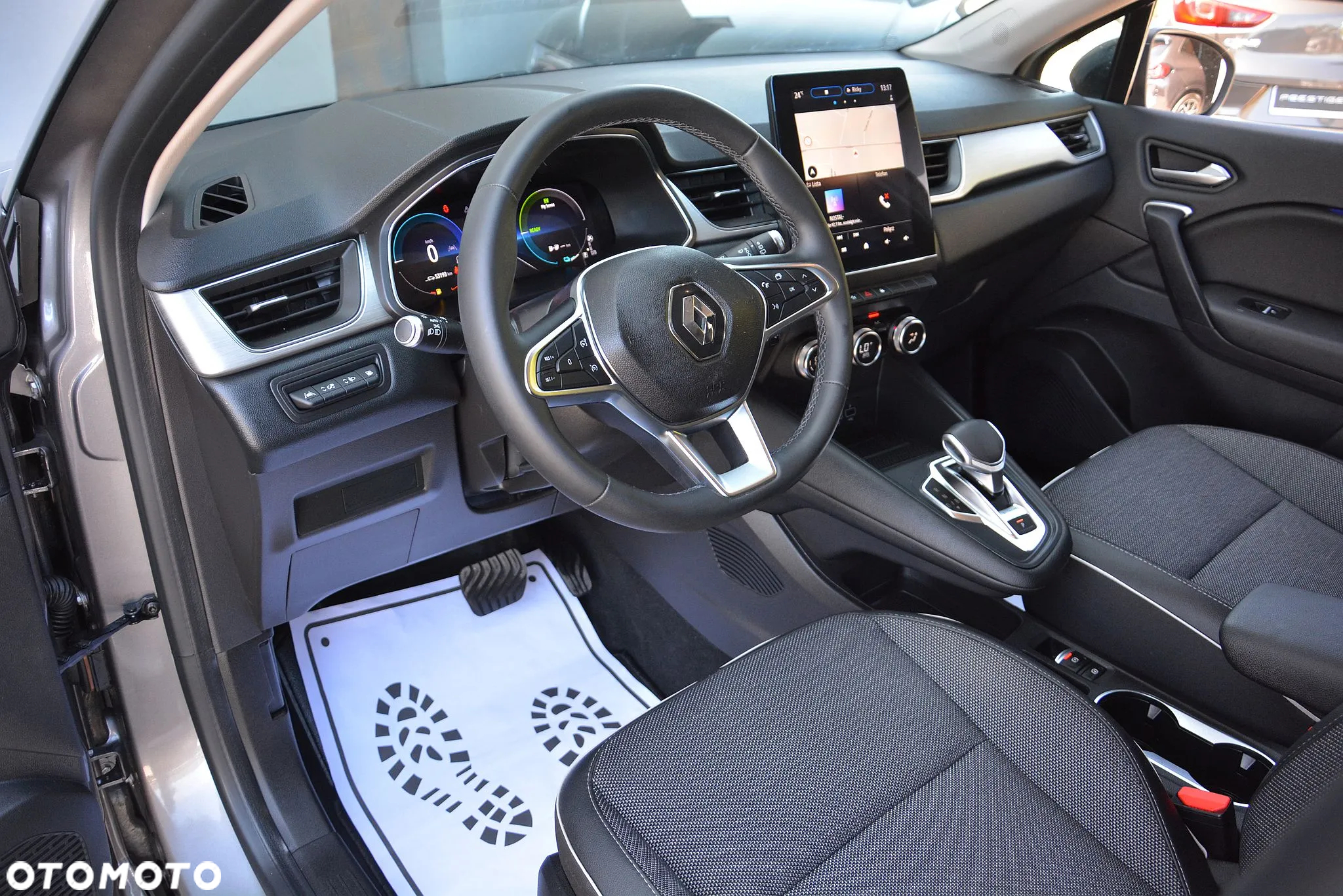 Renault Captur E-TECH PLUG-in 160 INTENS - 9