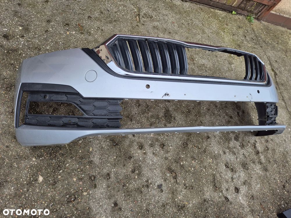 Skoda Octavia 4 IV 19- zderzak przedni kratka chrom 5E3 - 1