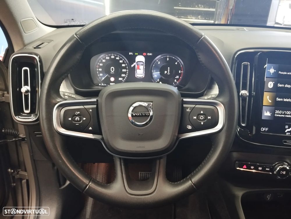 Volvo XC 40 2.0 D3 Momentum Geartronic - 18
