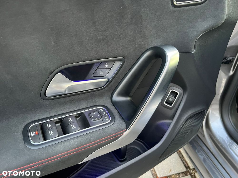 Mercedes-Benz CLA - 11