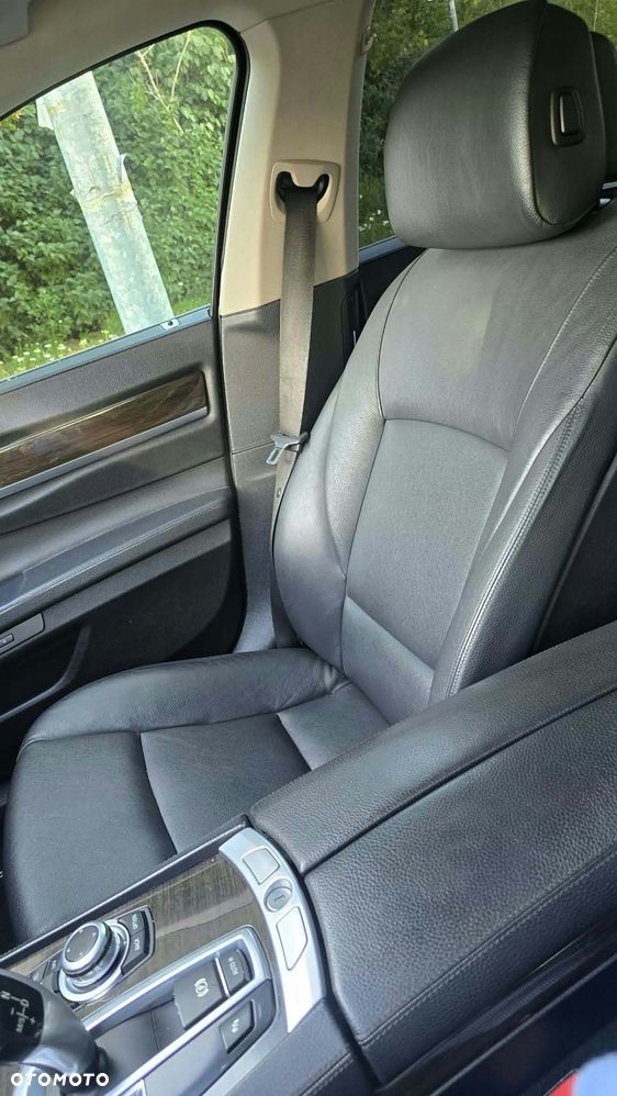 BMW Seria 7 - 10
