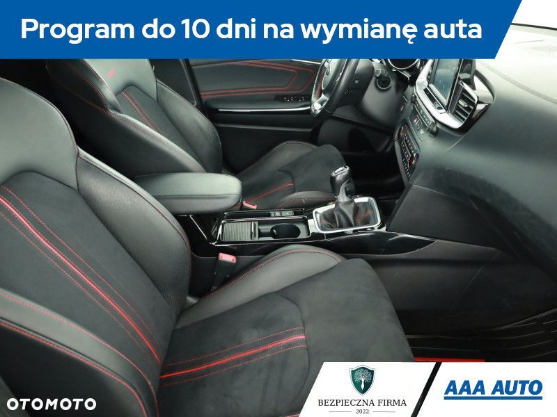 Kia Ceed - 8
