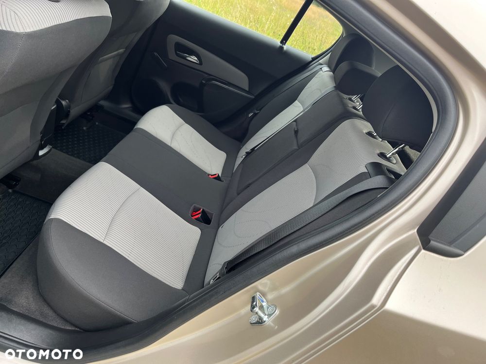 Chevrolet Cruze 1.7 LT - 15