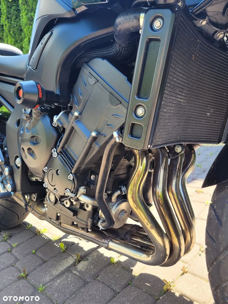 Yamaha FZ8 - 11