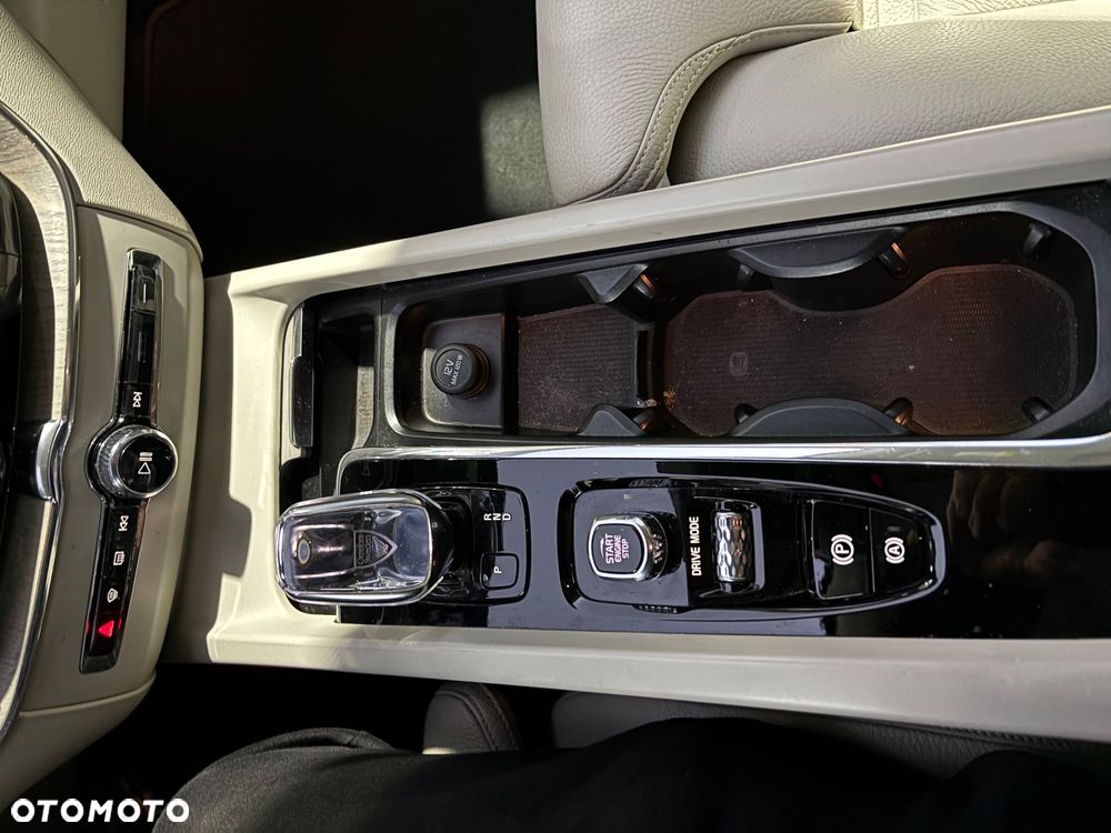 Volvo XC 60 B4 D Inscription - 19