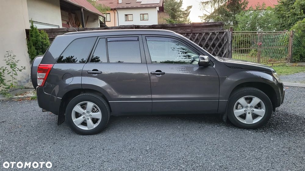 Suzuki Grand Vitara 2.4 Premium - 12