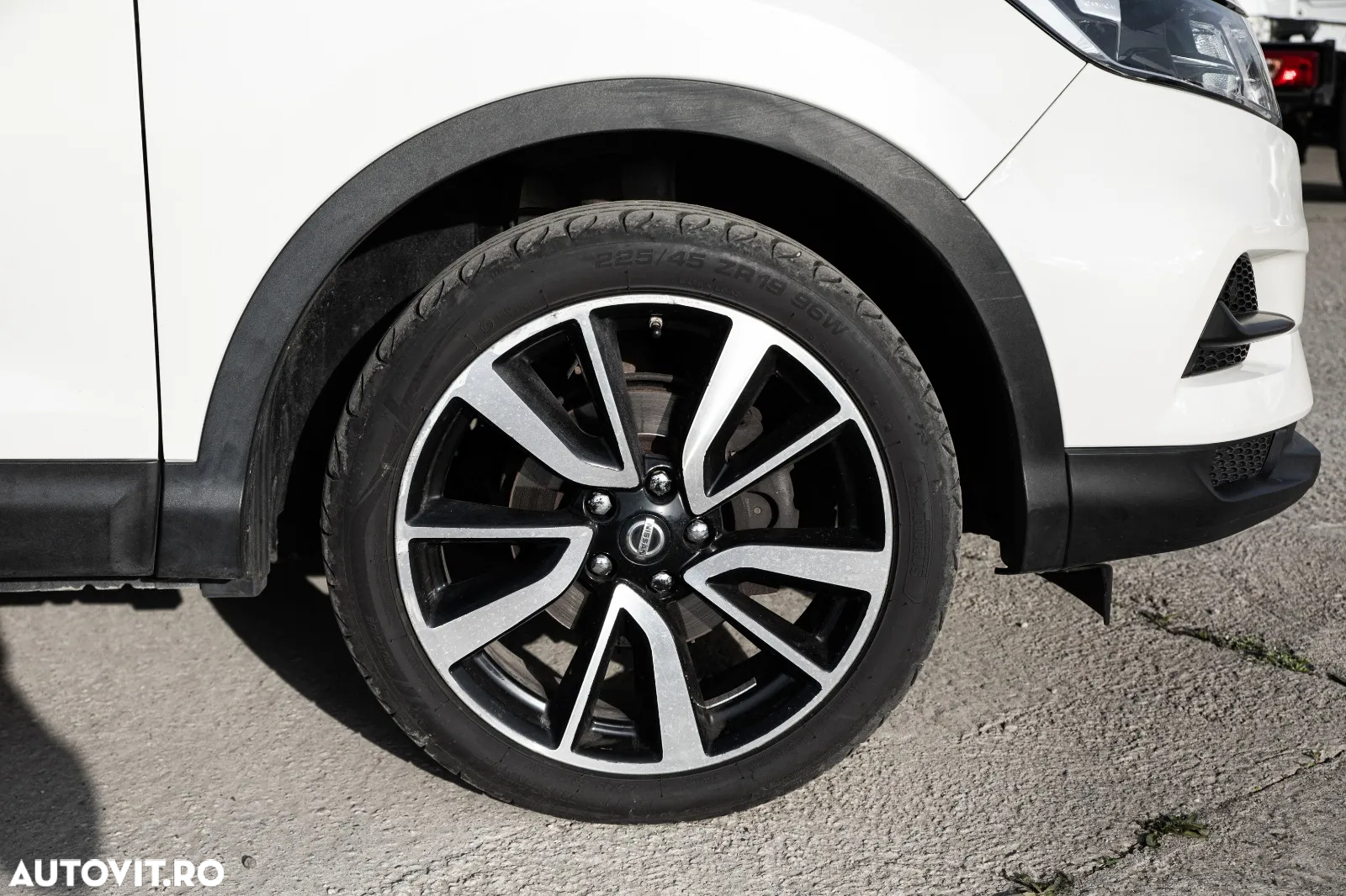 Nissan Qashqai 1.6 DCI ALL-MODE 4x4i ACENTA - 13