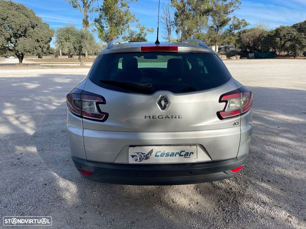 Renault Mégane Sport Tourer - 14