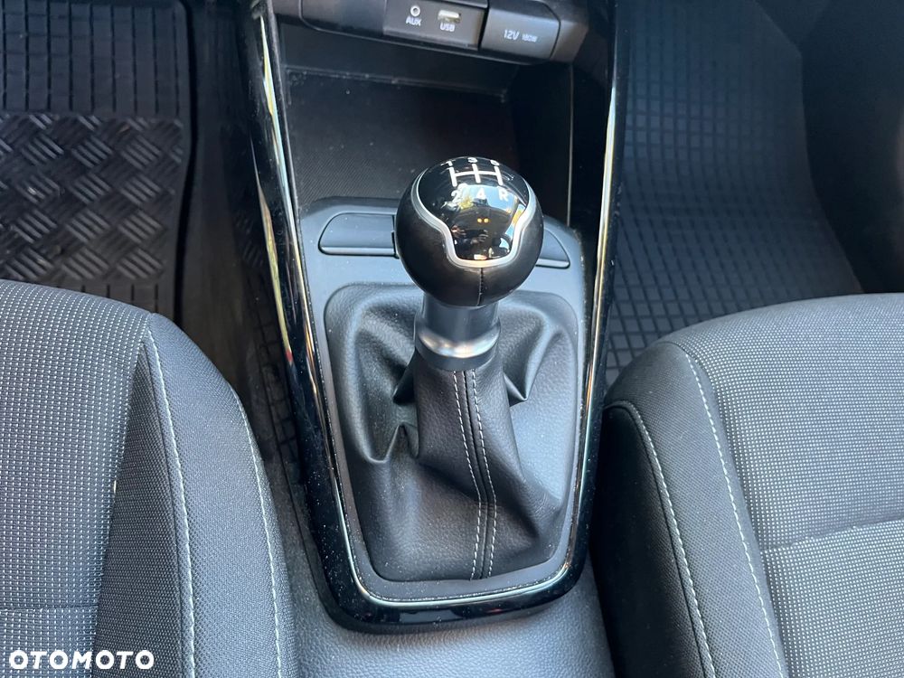 Kia Rio 1.2 L - 15