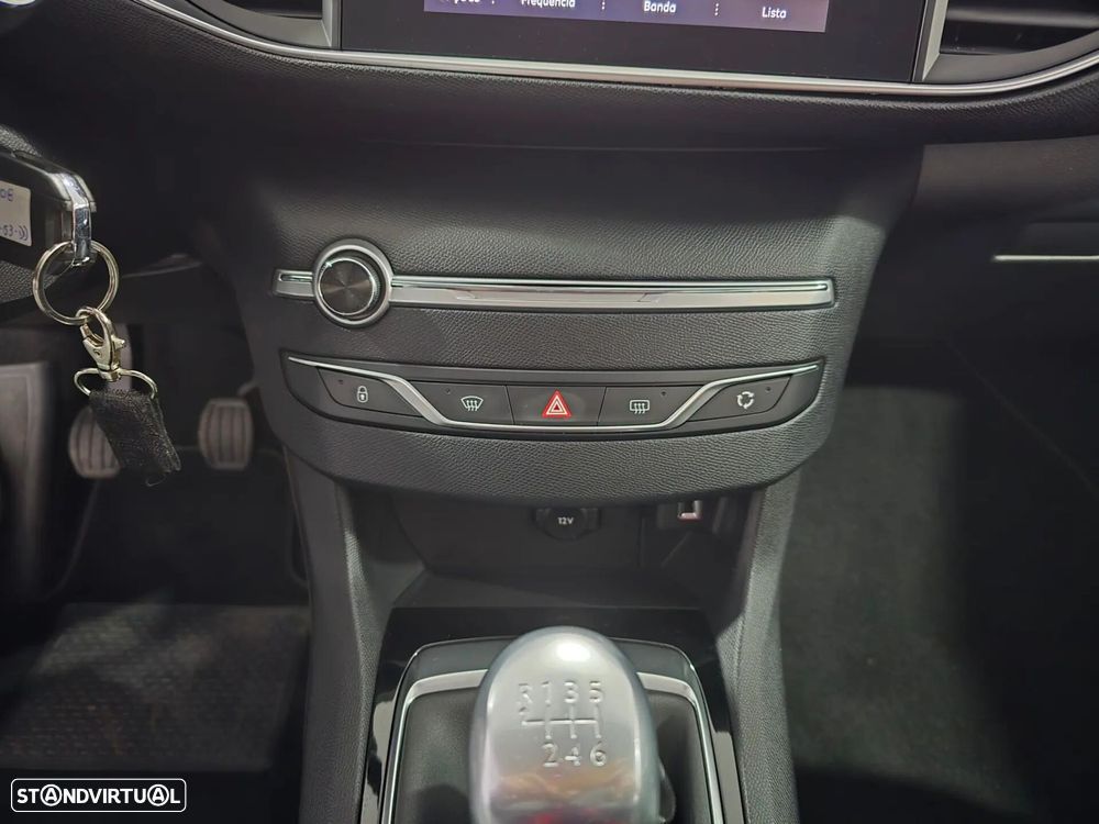 Peugeot 308 1.5 BlueHDi Style - 11
