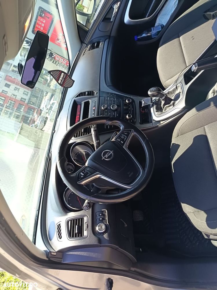 Opel Insignia 2.0 CDTI Edition - 9