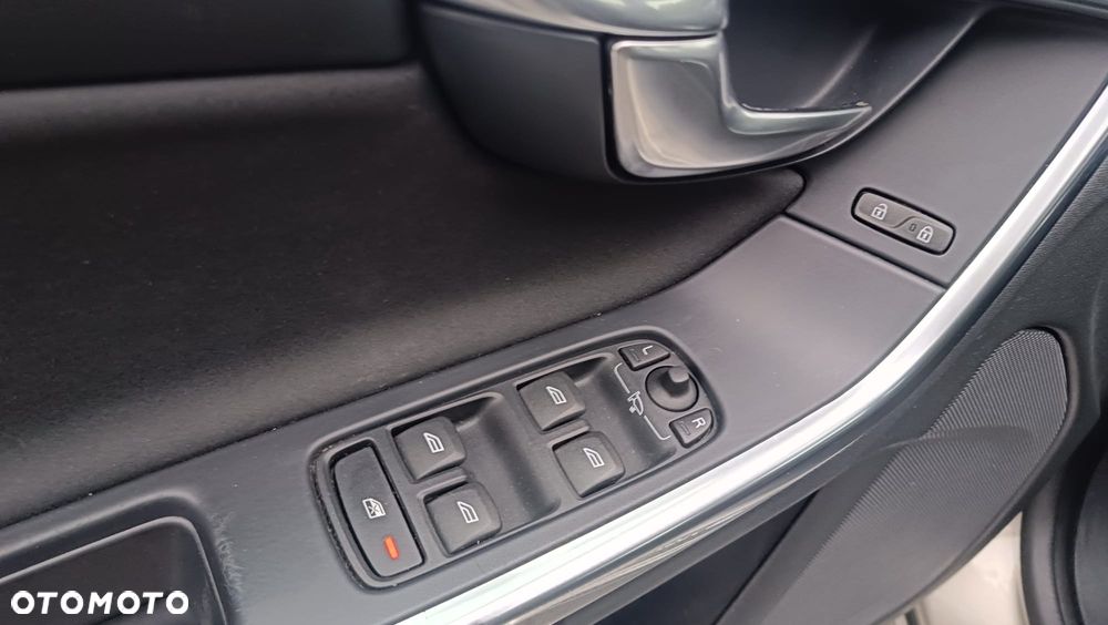 Volvo S60 DRIVe Momentum - 16