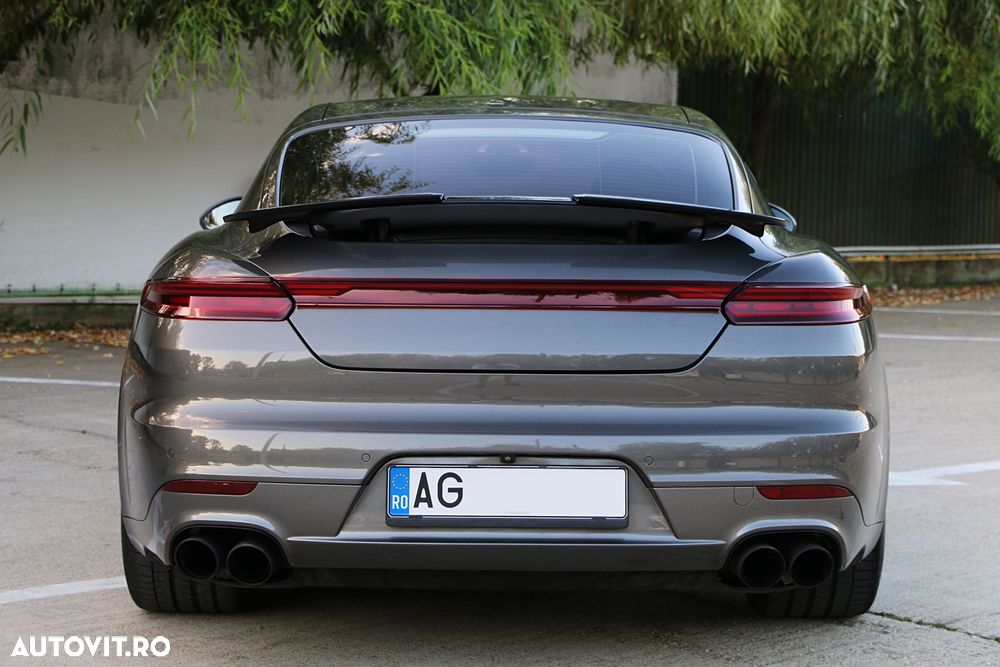 Porsche Panamera 4.8 PDK GTS - 10
